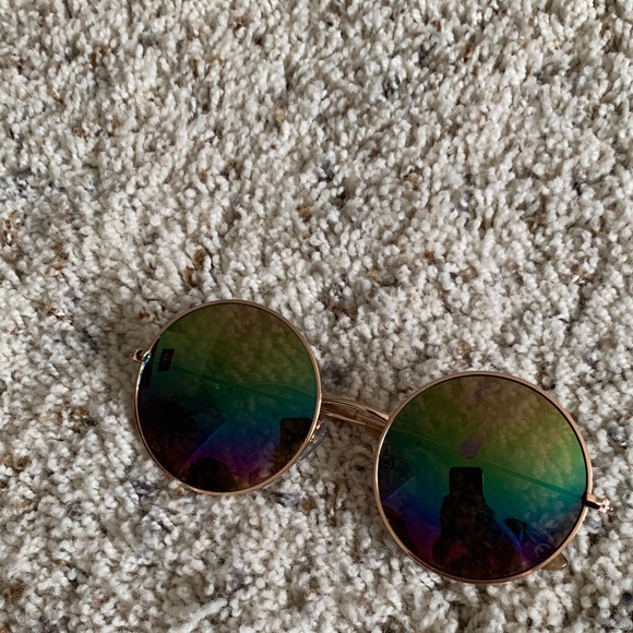 Accessories - Round Gold Frame Sunglasses with Rainbow Lenses